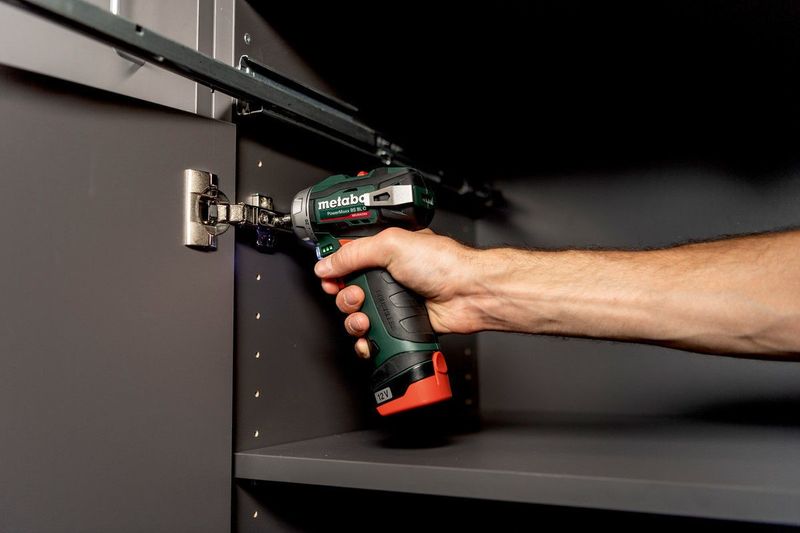 Metabo PowerMaxx BS BL Q Batteridriven borrskruvdragare 12V (2x2,0ah)