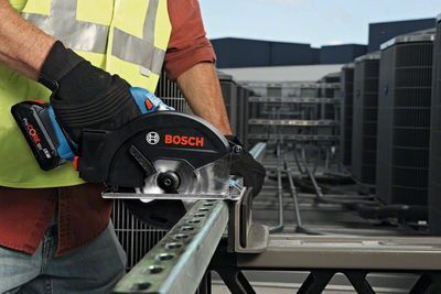 Bosch  GKM 18V-50 Metallcirkelsåg 18V 136mm L-BOXX (utan batterier)