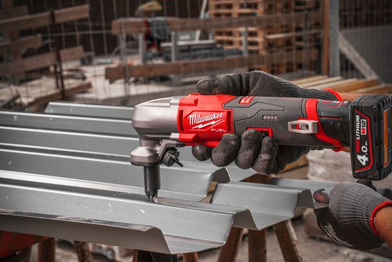 Milwaukee FNB16 12V Nibblare 12V (utan batterier)