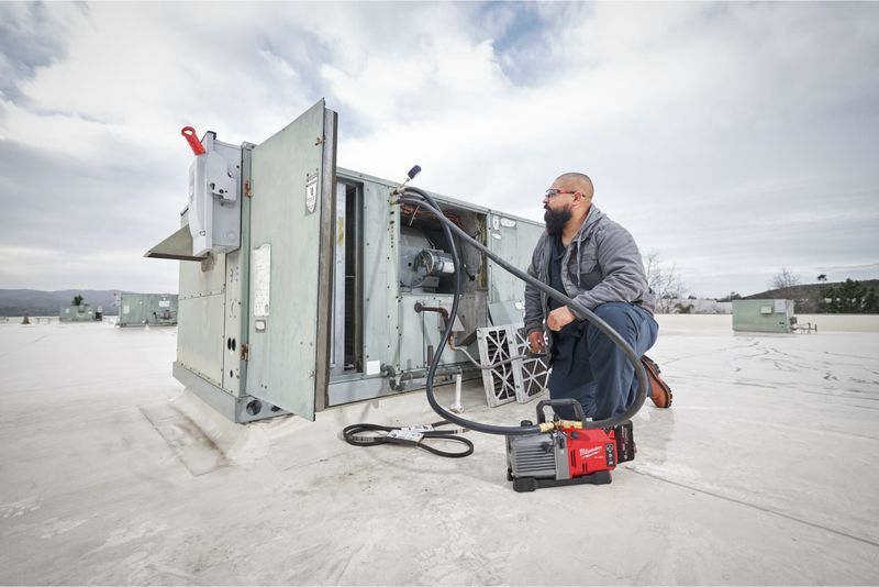 Milwaukee M18 FVP5-801 Vakuumpump 18V (utan batterier)