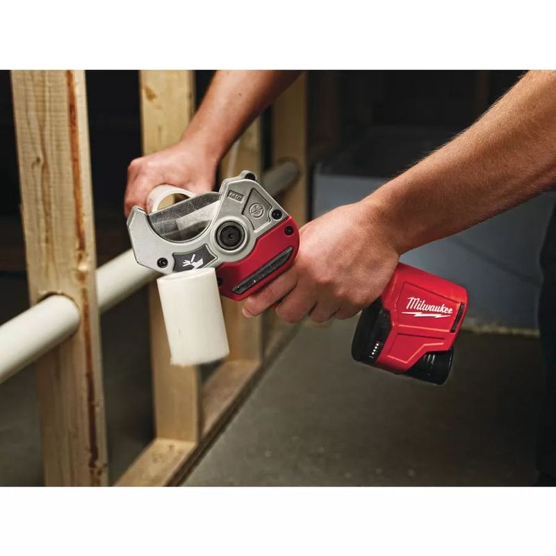 Milwaukee C12 PPC/0 Batteridriven Plaströrkapare 12V (Utan batterier)