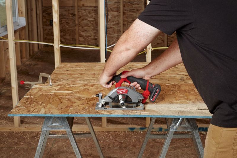 Milwaukee M12 FCS442-0 Cirkelsåg 12V (utan batterier)