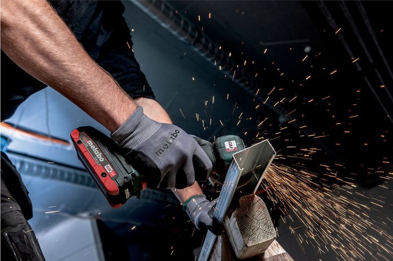 Metabo Vinkelslipmaskin CC 18 LTX BL 18V (utan batteri)
