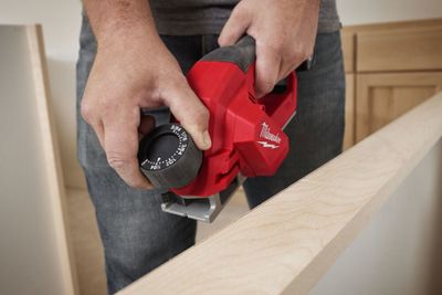 Milwaukee M12 BLP-0X Batteridriven Hyvel 12V (utan batterier)