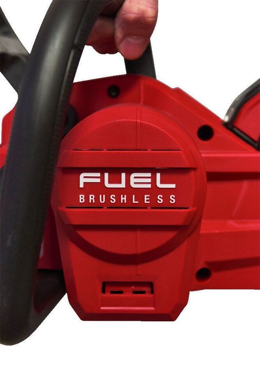 Milwaukee M18 FCHS-0 FUEL Kedjesåg med 40cm svärd