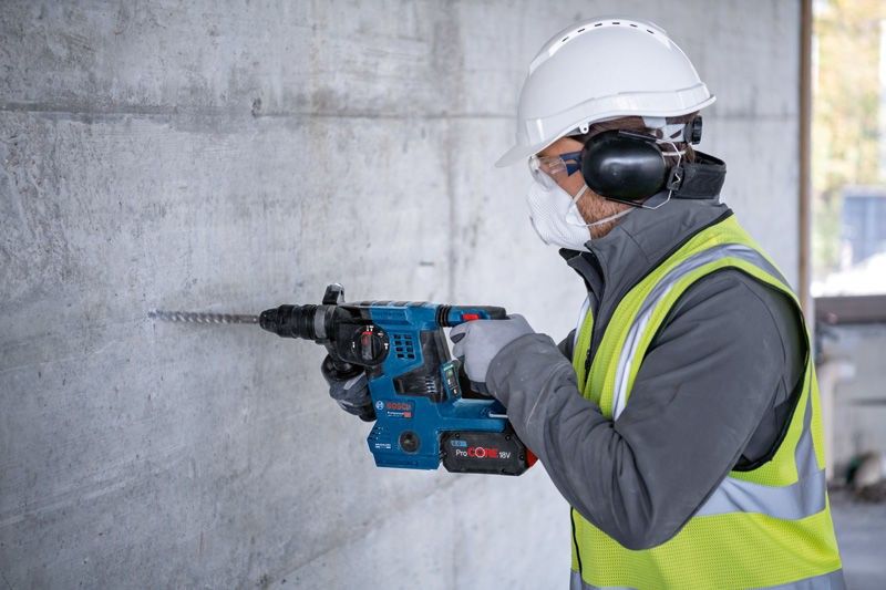 Bosch GBH 18V-28 CF Borrhammare SDS+ 18V inkl. chuck L-BOXX (utan batterier)
