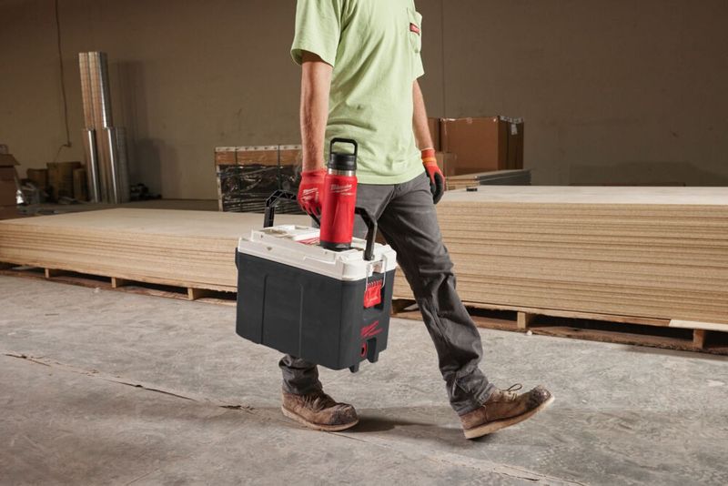 Milwaukee PACKOUT Termosflaska med Chug-lock 710ml Röd