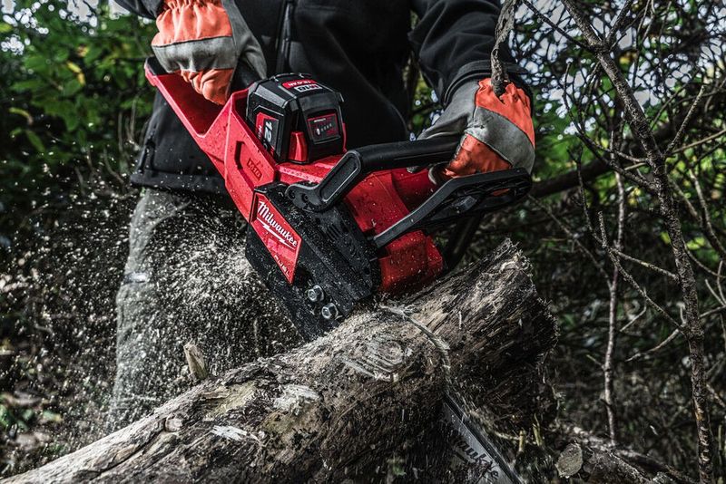 Milwaukee M18 FCHS-0 FUEL Kedjesåg med 40cm svärd