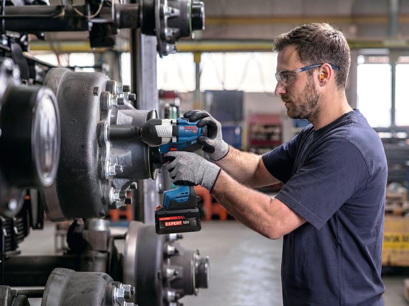 Bosch GDS 18V-1400 Mutterdragare 18V 1400 Nm i L-BOXX (utan batteri)