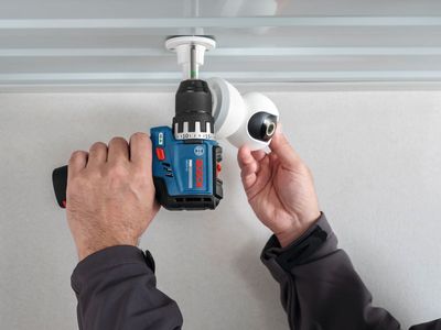 Bosch GSR 12V-31 Skruvdragare 12V 2x2,0Ah med bitsats