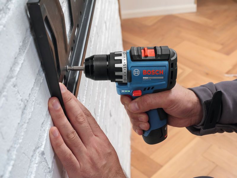 Bosch GSR 12V-31 Skruvdragare 12V 2x2,0Ah med bitsats