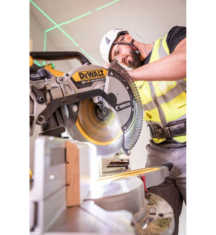 DeWalt DCS782N Kap-/Gersåg utan batteri 18V XR 305mm (utan batterier)