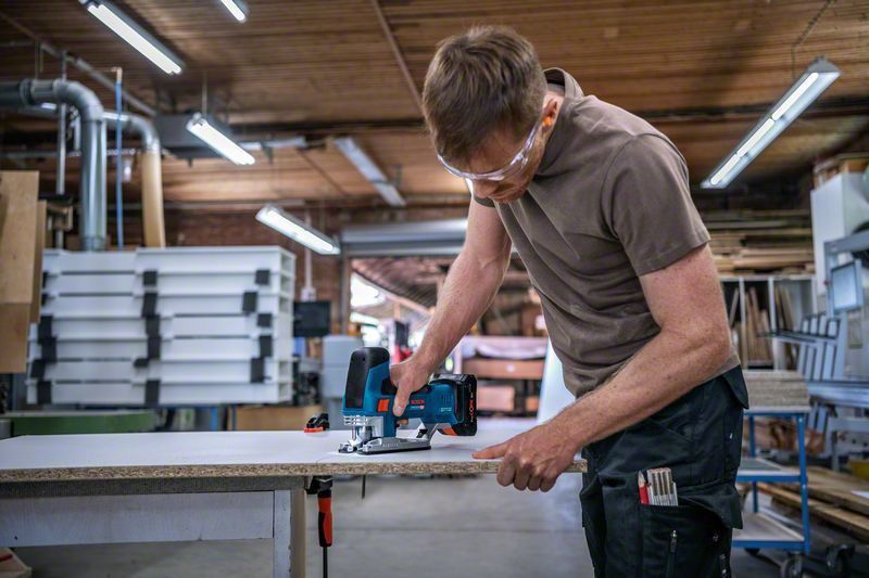 Bosch GST 18V-155 SC Sticksåg 18V L-BOXX (utan batterier)