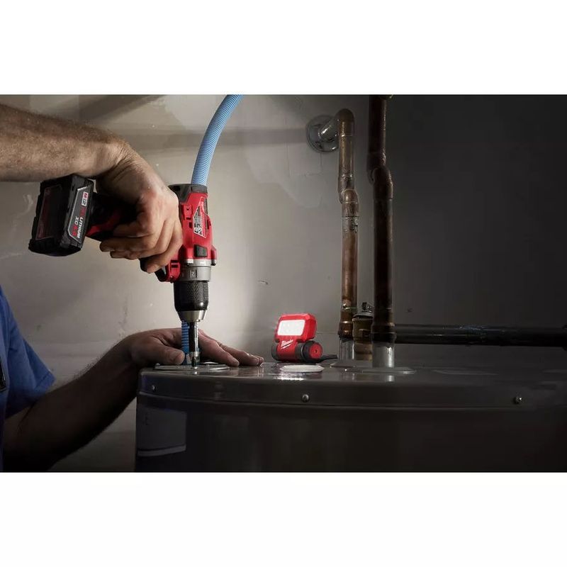Milwaukee L4 FFL-201 Batterilampa 550 lumen