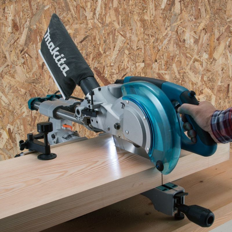 Makita LS0815FLN Kap-/Gersåg 216mm
