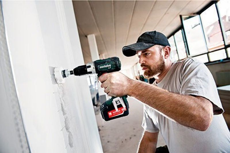 Metabo BS 18 LT Borr-/Skruvdragare 18V (3x4,0ah)