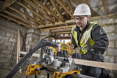 DeWalt DWS777 Kap-/Geringssåg XPS 1800W 216mm