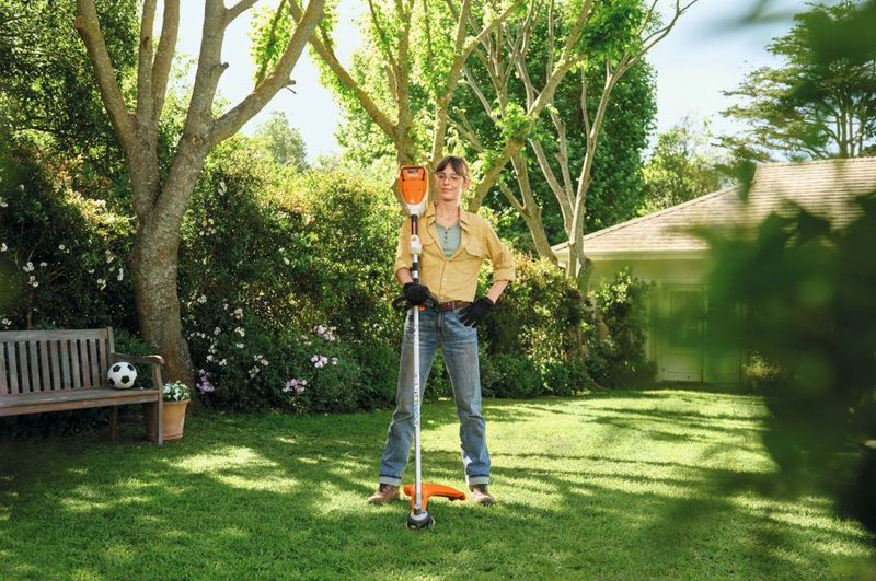 Stihl FSA 80 R Batteridriven Grästrimmer med AutoCut 27-2 (utan batterier)