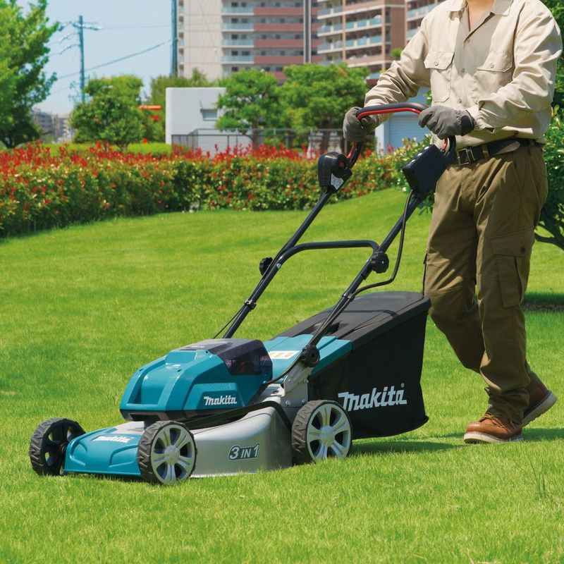 Makita DLM460Z Gräsklippare 2x18V 46cm (Utan batterier)