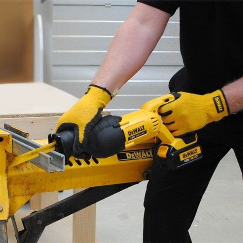 DeWalt DCS380N Tigersåg 18V XR (utan batterier)