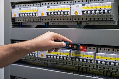 Bosch GVD 1000-17 Spänningsprovare CAT IV 1000