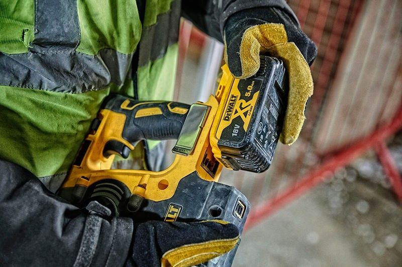 DeWalt DCH274P2T Borrhammare 18V XR (2x5,0ah)