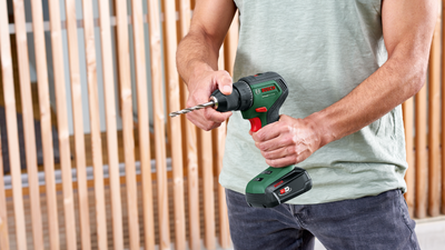 Bosch UniversalDrill 18V-60 Borrskruvdragare 18V (2x2,0ah)