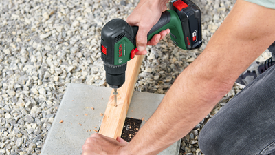 Bosch UniversalDrill 18V-60 Borrskruvdragare 18V (2x2,0ah)