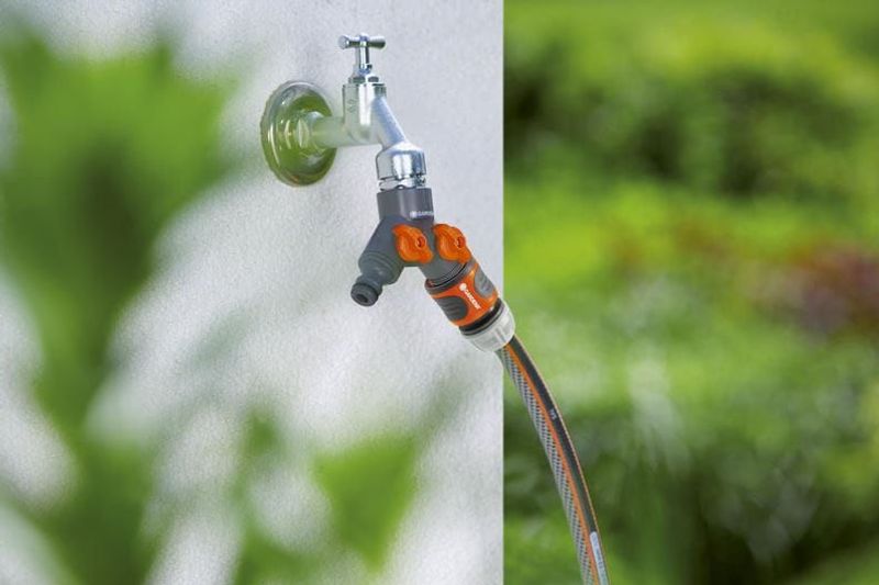 Gardena 00936-20 2-vägskran med adapter 1/2"-3/4"