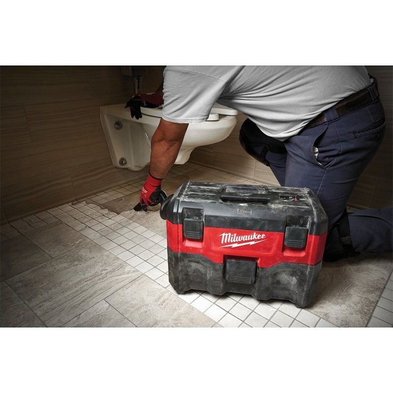 Milwaukee M18 VC2-0 Våt-/Torrdammsugare 18V (utan batterier)