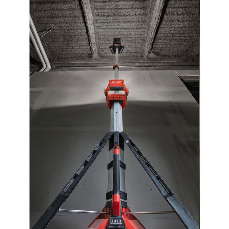Milwaukee M18 HSAL-0 Arbetsbelysning på stativ 18V (utan batterier)