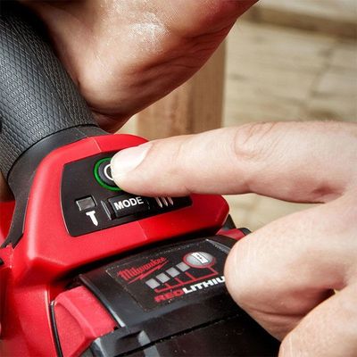 Milwaukee M18 FFN-502C Spikpistol 18V 50-90mm 34g (2x5,0ah)