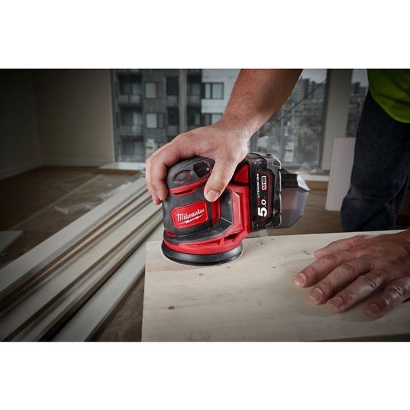 Milwaukee M18 BOS125-0 Slipmaskin 18V (Utan batterier)