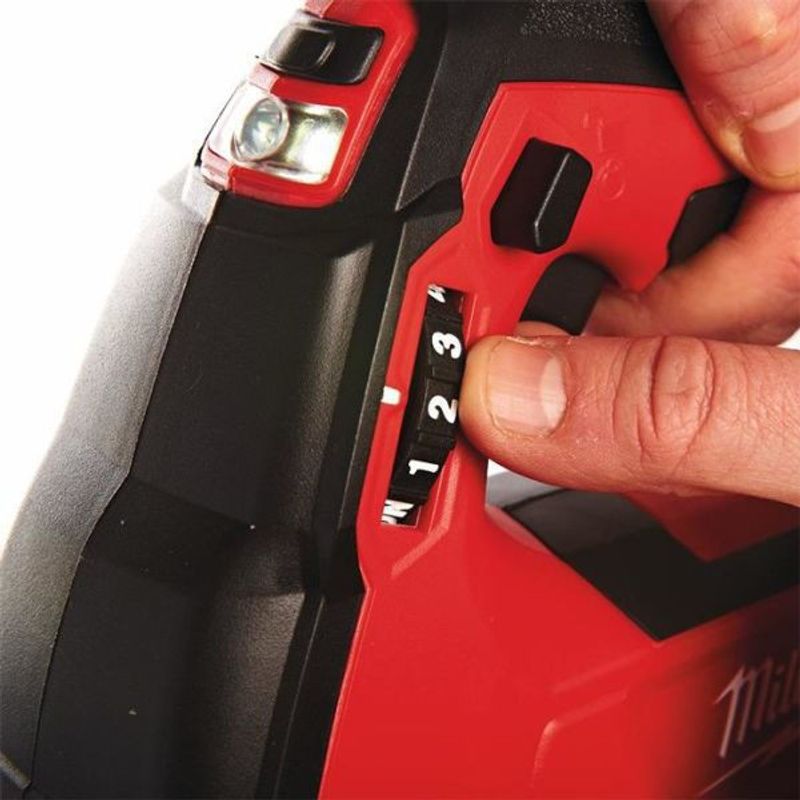 Milwaukee M18 GG-201C Smörjspruta 18V (1x2,0ah)