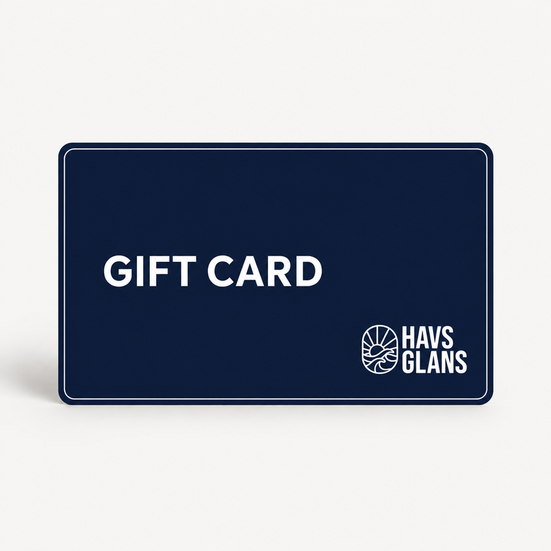 Havsglans Gift Card – mörkblått presentkort med vit text och logotyp