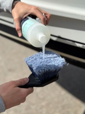Deep Cleaner appliceras på Deep Cleaning Brush