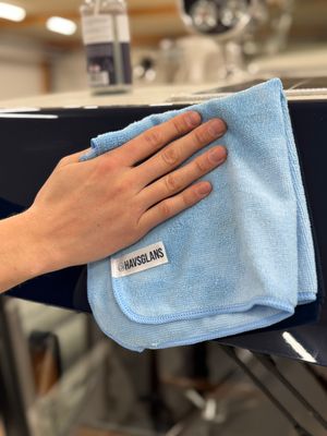Avtorkning av båt med Havsglans All-Purpose Towel