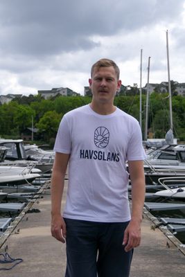 Vit Havsglans T-Shirt med stor logga över bröstet