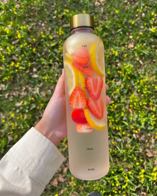 Ry3aTe3KWShqR911764165405