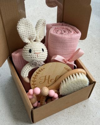 Presentset baby nyfödd