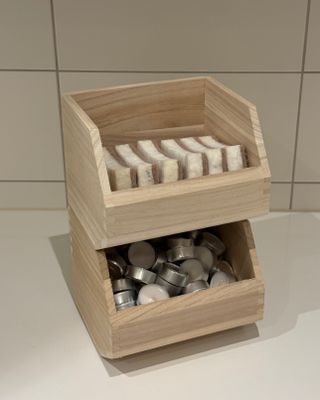 Stapelbar förvaringslåda i trä