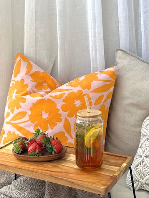 Glas med lock och sugrör