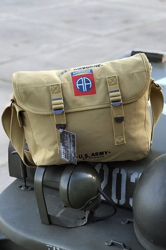Canvas messenger bag - 82nd Airborne