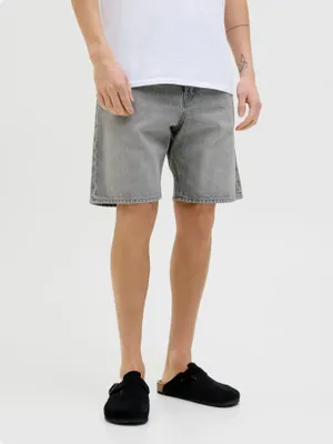 Grå stenstvättade jeansshorts - loose fit
