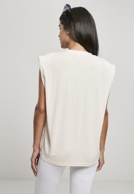 Top with wide shoulders