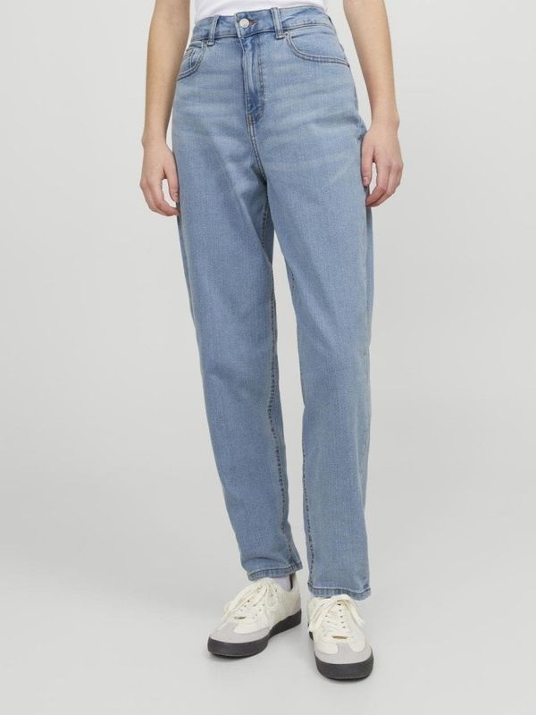 Light blue stonewashed mom jeans