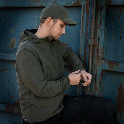 Outdoor softshell jacket