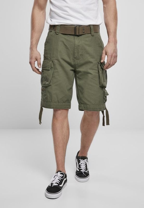 Brandit Savage Vintage Shorts olivgrön på modell framifrån