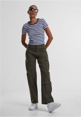 Practical women's cargo pants with extra pockets