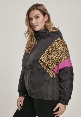 Black anorak with leopard pattern lady